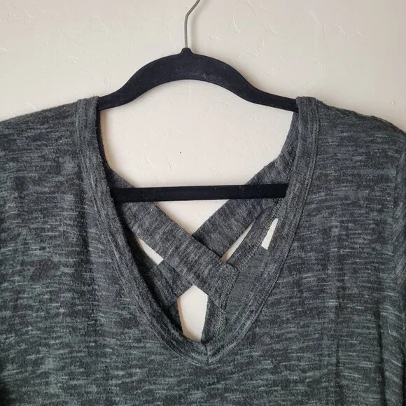 Kaleigh V-Neck Strappy Back Blouse - Picture 6 of 7